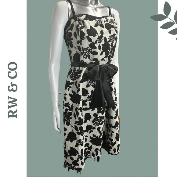 RW & Co Black Cream Floral Dress Contrast
Belt Netting Underskirt  Size 14 - Picture 3 of 9